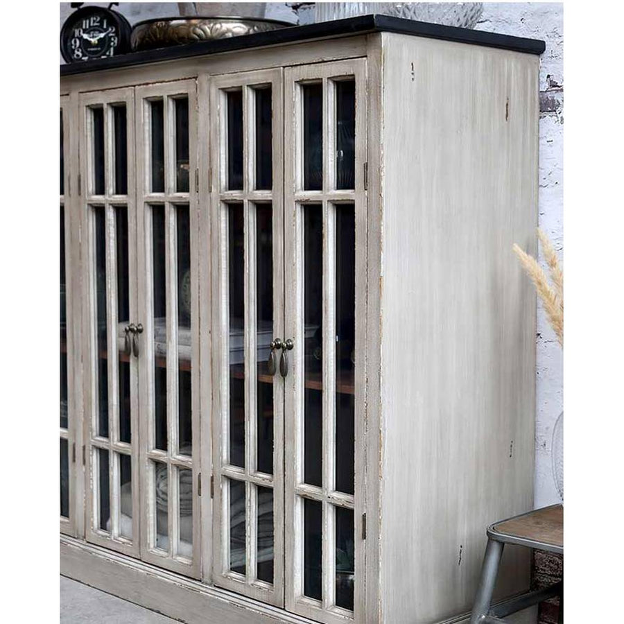 Vintage stílusú, fenyőfából készült, 123 cm hosszú, osztott üvegű, 6 ajtós antikolt vitrines tálaló oldala